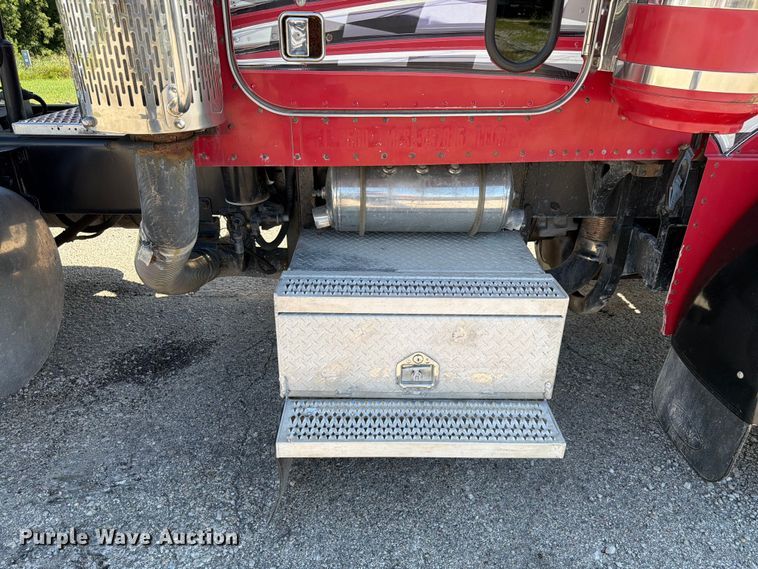 image for item FK4118 1994 Peterbilt 379 semi truck