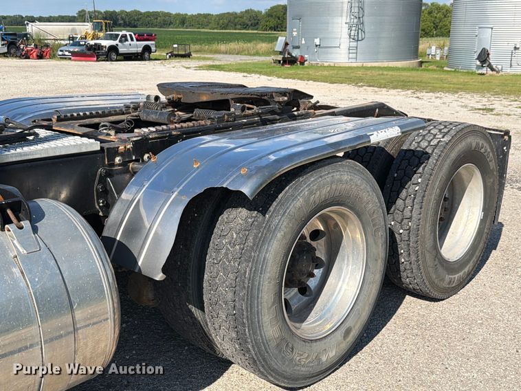 image for item FK4118 1994 Peterbilt 379 semi truck