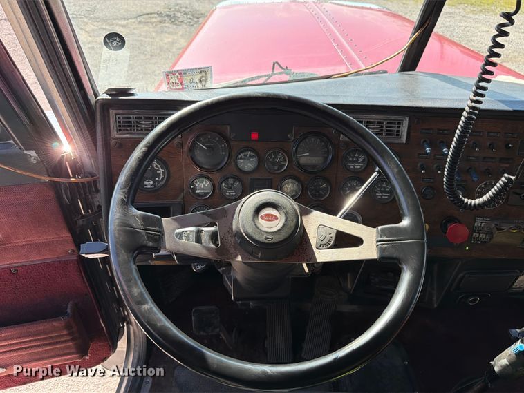 image for item FK4118 1994 Peterbilt 379 semi truck