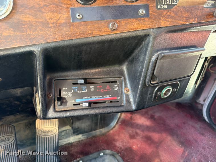 image for item FK4118 1994 Peterbilt 379 semi truck