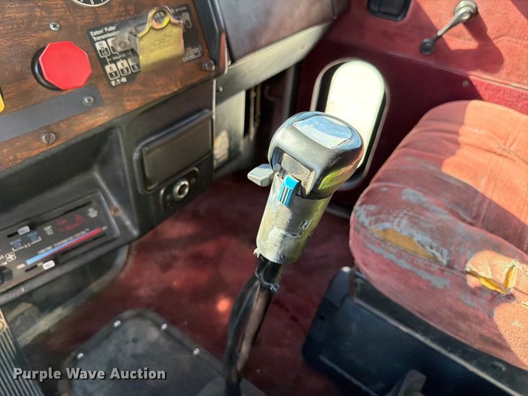 image for item FK4118 1994 Peterbilt 379 semi truck