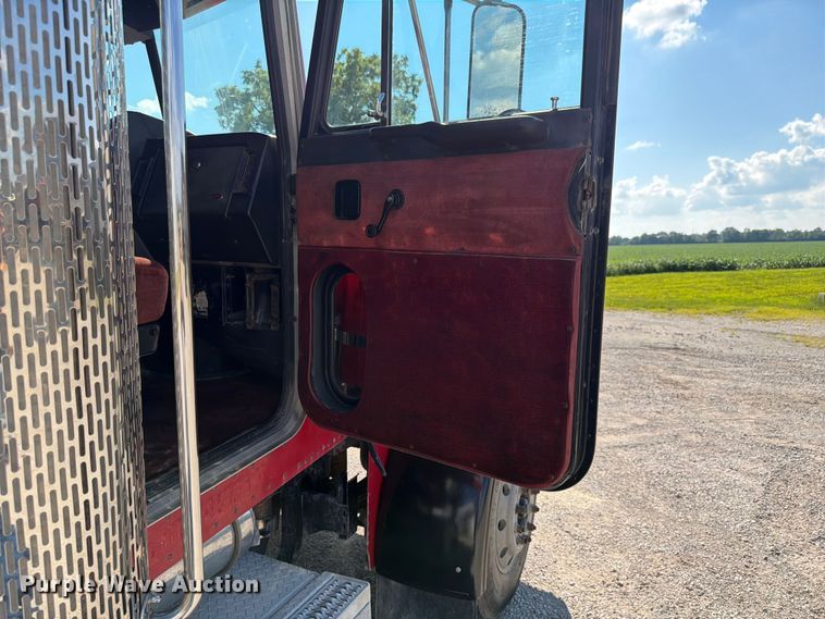 image for item FK4118 1994 Peterbilt 379 semi truck