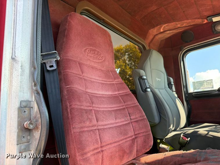 image for item FK4118 1994 Peterbilt 379 semi truck