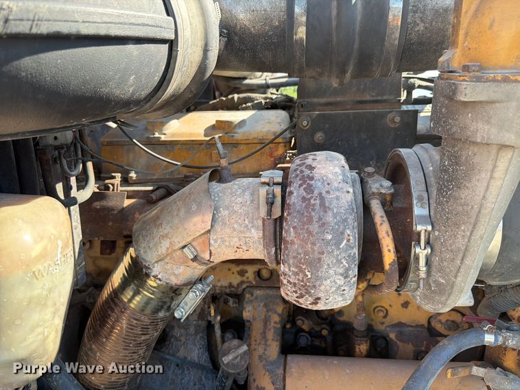image for item FK4118 1994 Peterbilt 379 semi truck
