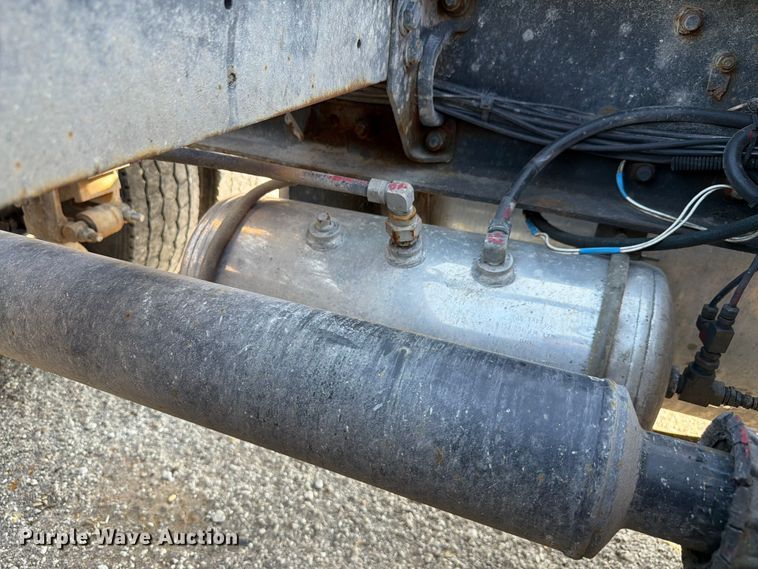 image for item FK4118 1994 Peterbilt 379 semi truck
