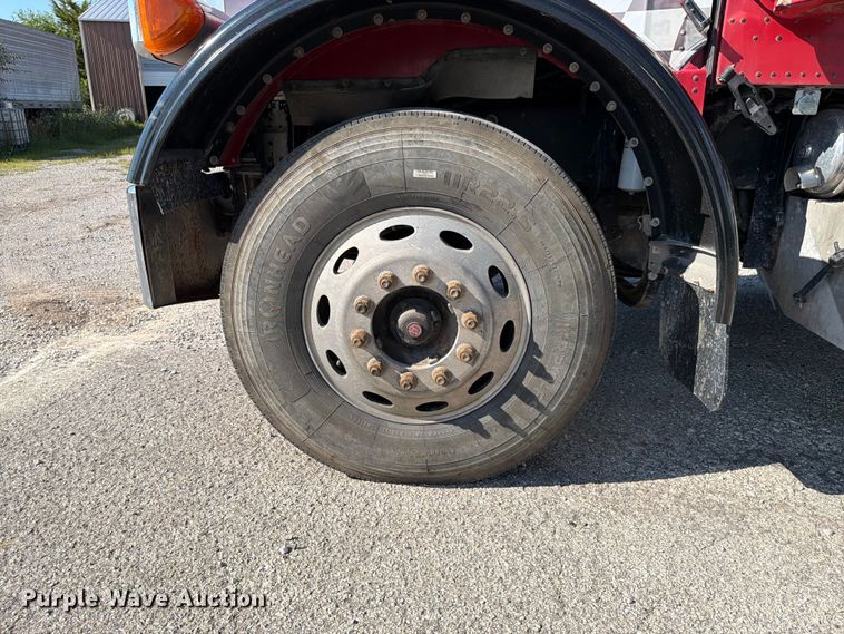 image for item FK4118 1994 Peterbilt 379 semi truck