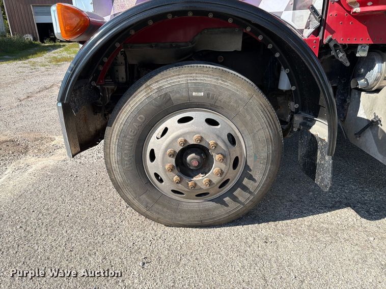 image for item FK4118 1994 Peterbilt 379 semi truck