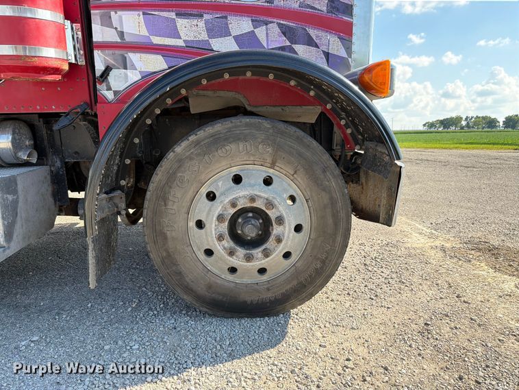 image for item FK4118 1994 Peterbilt 379 semi truck