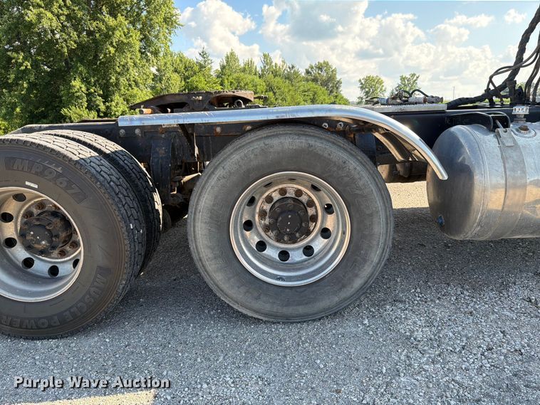 image for item FK4118 1994 Peterbilt 379 semi truck