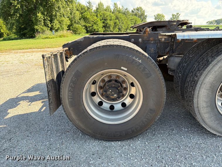 image for item FK4118 1994 Peterbilt 379 semi truck