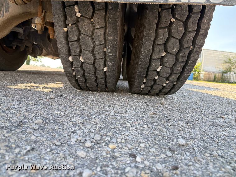 image for item FK4118 1994 Peterbilt 379 semi truck