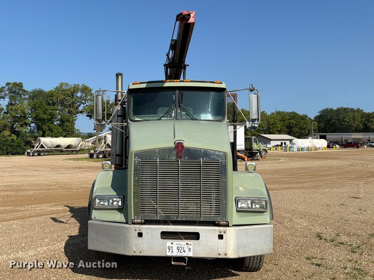 image for item FK4123 2003 Kenworth T800 crane truck