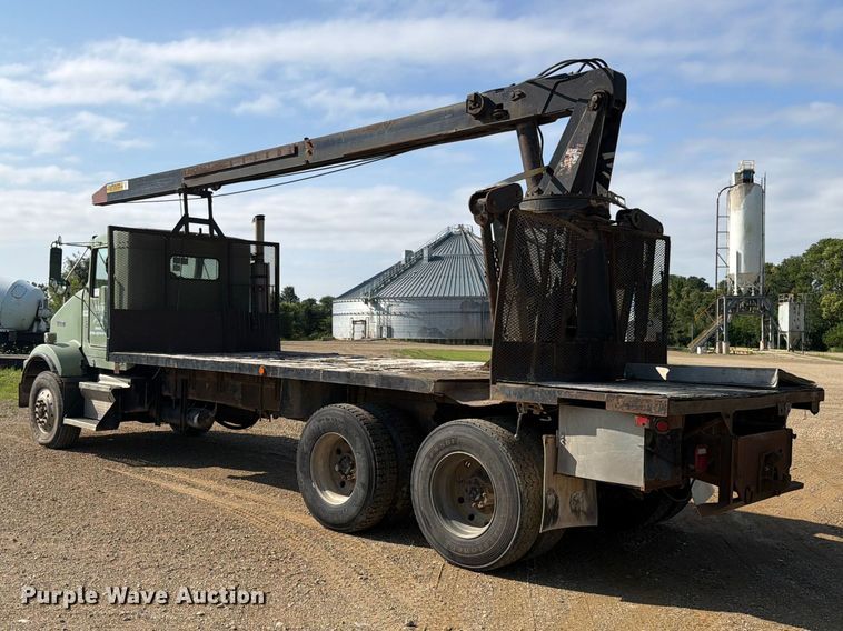 image for item FK4123 2003 Kenworth T800 crane truck