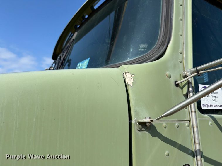 image for item FK4123 2003 Kenworth T800 crane truck