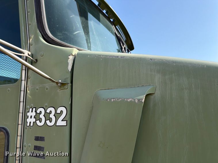 image for item FK4123 2003 Kenworth T800 crane truck