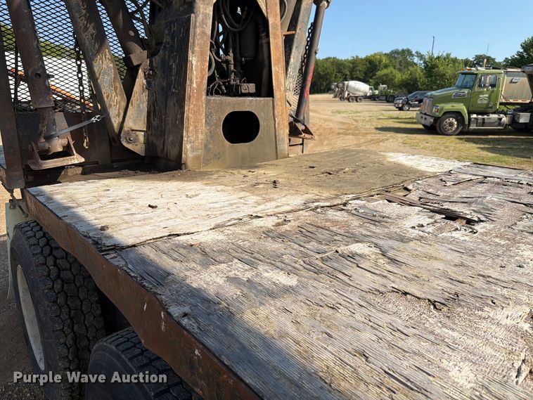 image for item FK4123 2003 Kenworth T800 crane truck