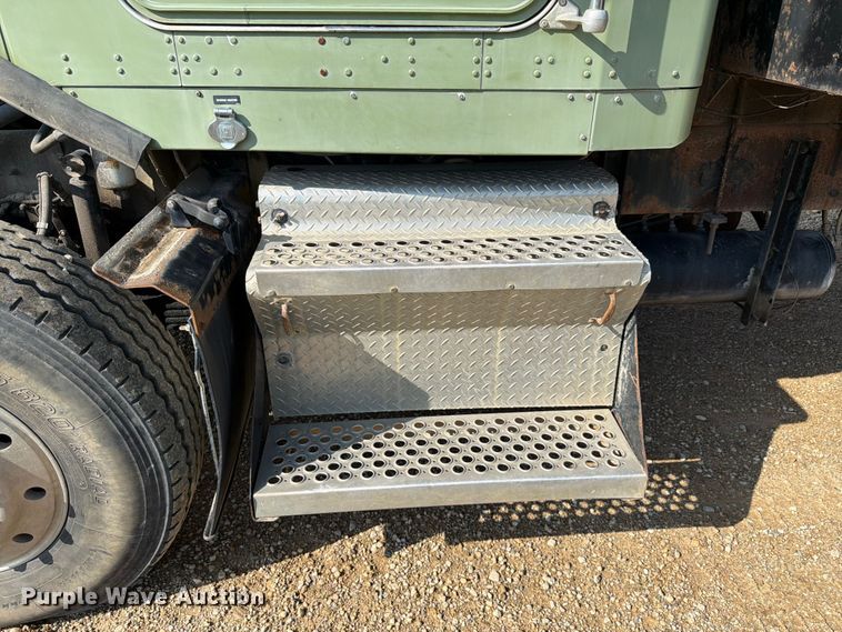 image for item FK4123 2003 Kenworth T800 crane truck