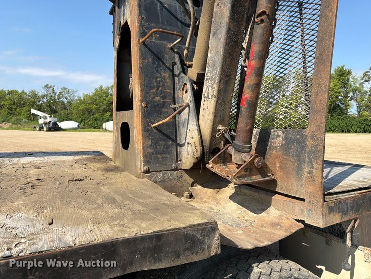 image for item FK4123 2003 Kenworth T800 crane truck