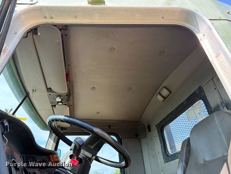 image for item FK4123 2003 Kenworth T800 crane truck