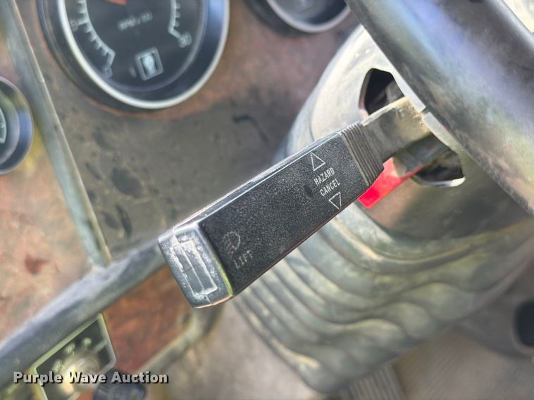 image for item FK4123 2003 Kenworth T800 crane truck