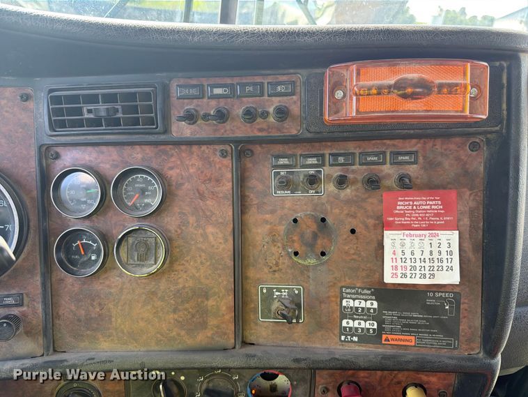 image for item FK4123 2003 Kenworth T800 crane truck