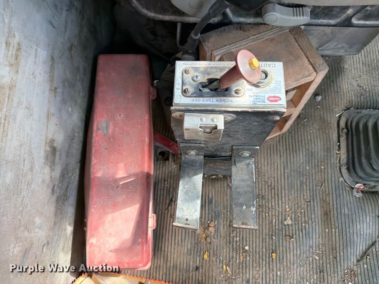 image for item FK4123 2003 Kenworth T800 crane truck