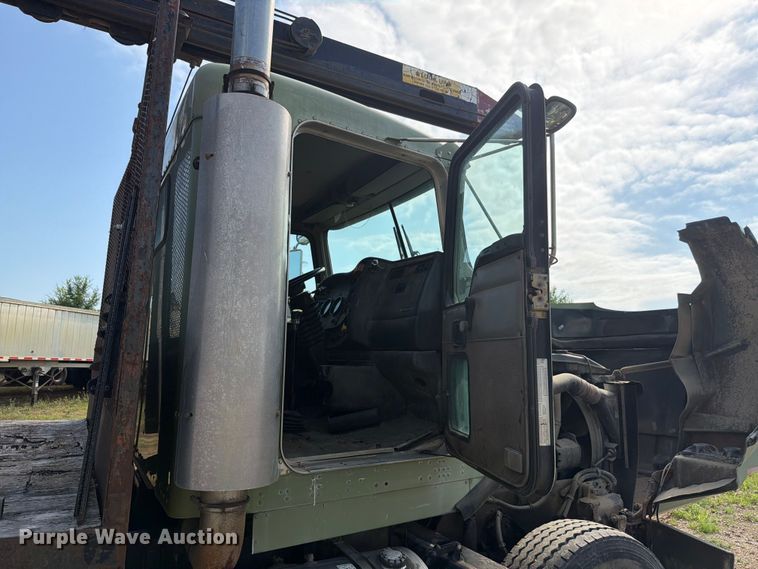 image for item FK4123 2003 Kenworth T800 crane truck