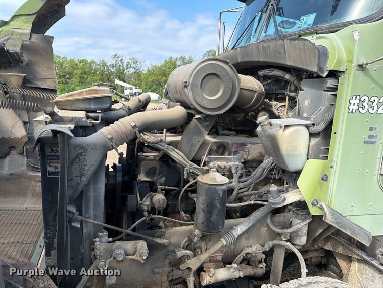 image for item FK4123 2003 Kenworth T800 crane truck