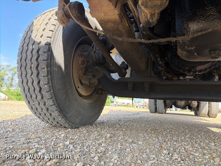 image for item FK4123 2003 Kenworth T800 crane truck
