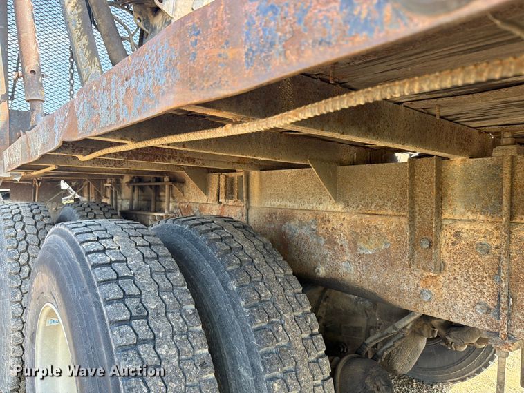 image for item FK4123 2003 Kenworth T800 crane truck