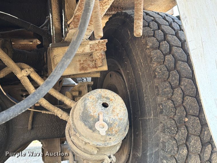 image for item FK4123 2003 Kenworth T800 crane truck