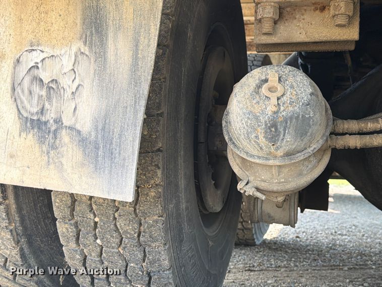 image for item FK4123 2003 Kenworth T800 crane truck