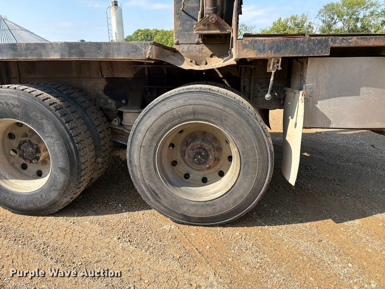 image for item FK4123 2003 Kenworth T800 crane truck