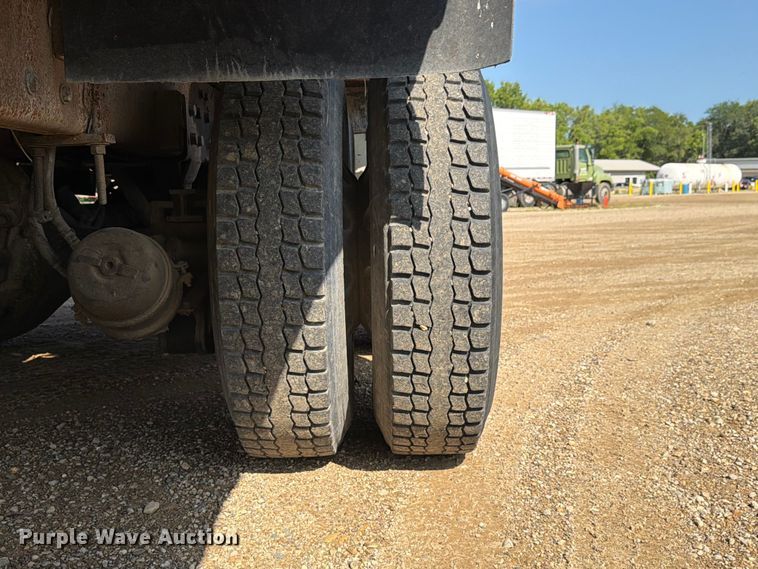 image for item FK4123 2003 Kenworth T800 crane truck