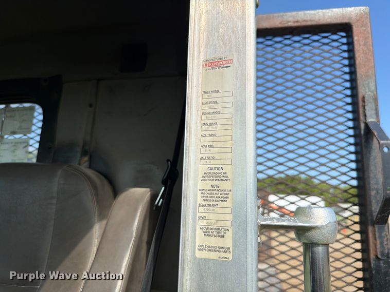 image for item FK4123 2003 Kenworth T800 crane truck