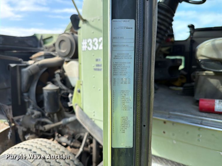 image for item FK4123 2003 Kenworth T800 crane truck