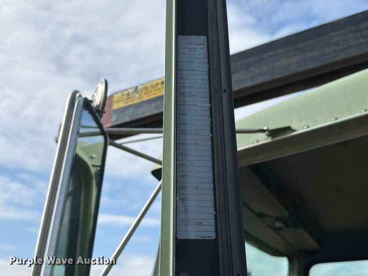 image for item FK4123 2003 Kenworth T800 crane truck