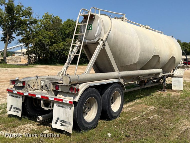 image for item FK4124 2003 Heil Pneumatic bulk trailer pneumatic dry bulk trailer