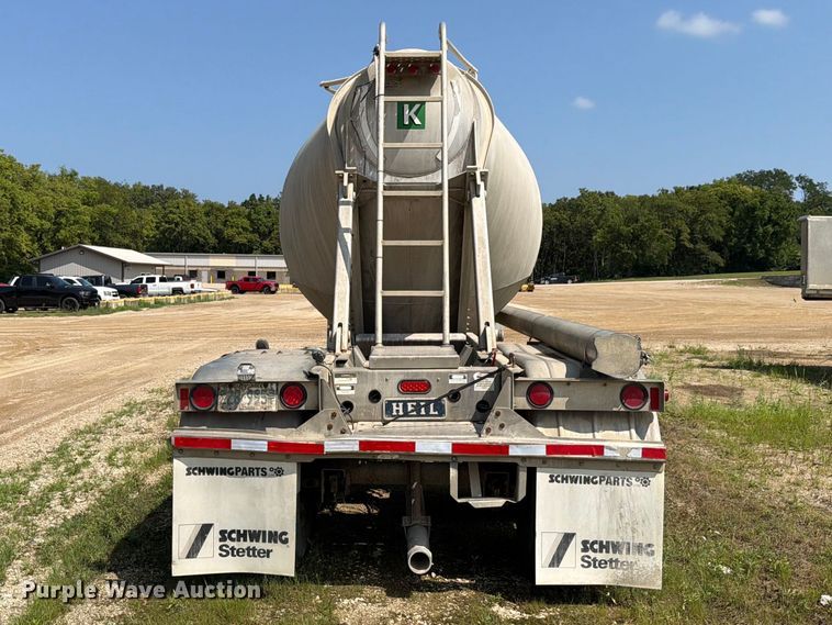 image for item FK4124 2003 Heil Pneumatic bulk trailer pneumatic dry bulk trailer