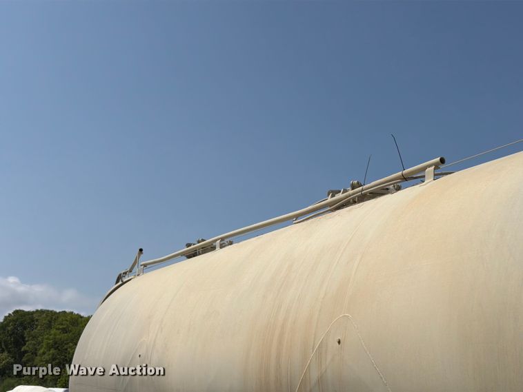 image for item FK4124 2003 Heil Pneumatic bulk trailer pneumatic dry bulk trailer