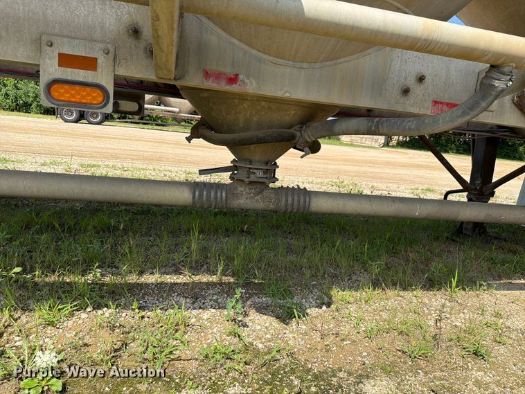 image for item FK4124 2003 Heil Pneumatic bulk trailer pneumatic dry bulk trailer