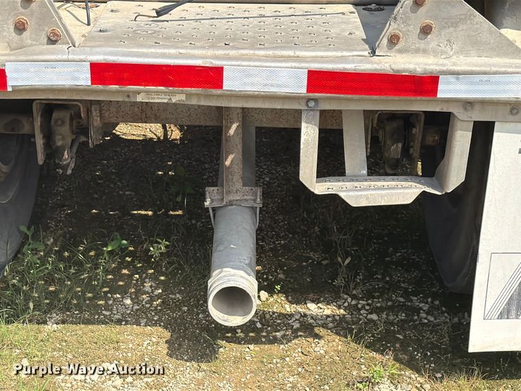 image for item FK4124 2003 Heil Pneumatic bulk trailer pneumatic dry bulk trailer