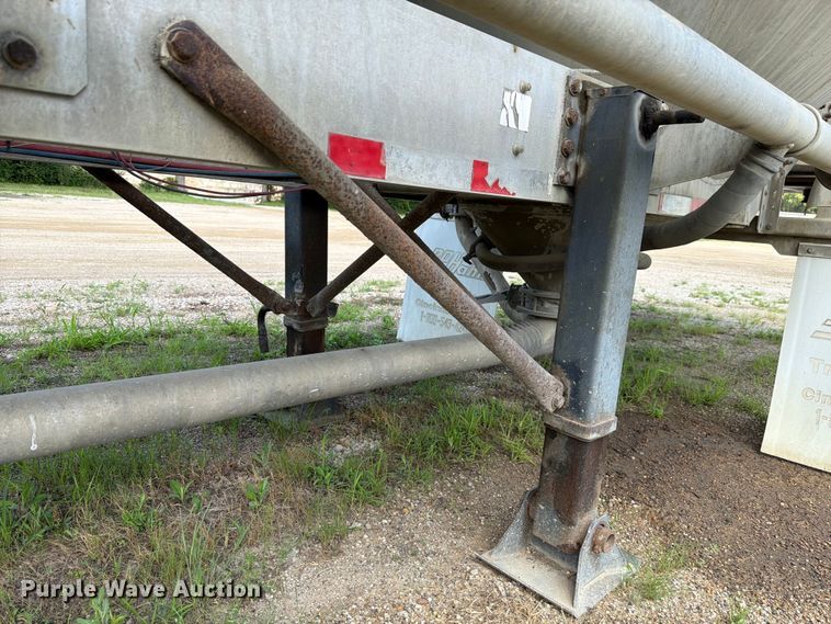 image for item FK4124 2003 Heil Pneumatic bulk trailer pneumatic dry bulk trailer