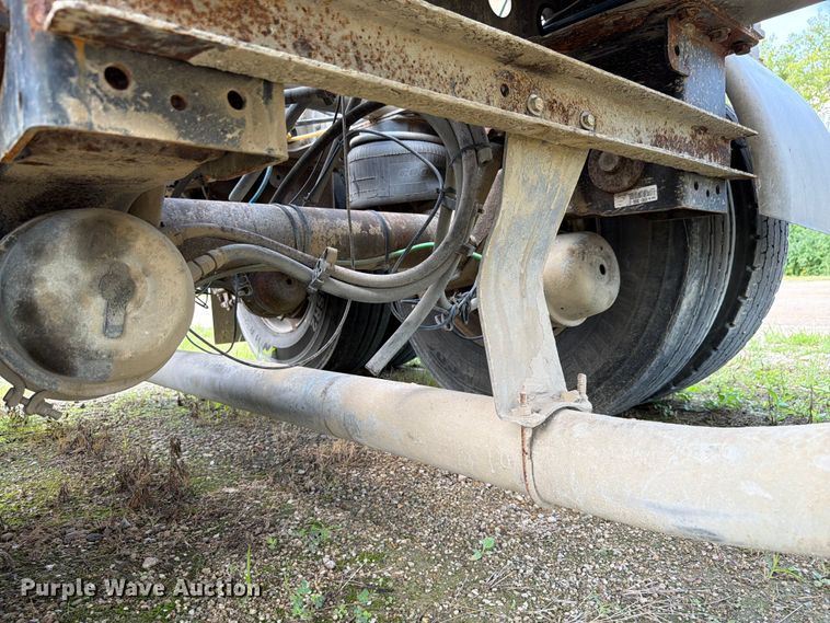 image for item FK4124 2003 Heil Pneumatic bulk trailer pneumatic dry bulk trailer