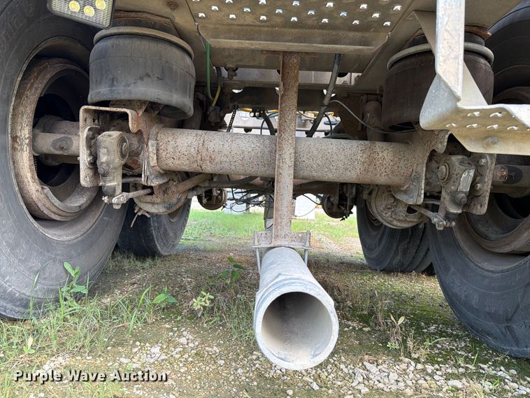 image for item FK4124 2003 Heil Pneumatic bulk trailer pneumatic dry bulk trailer