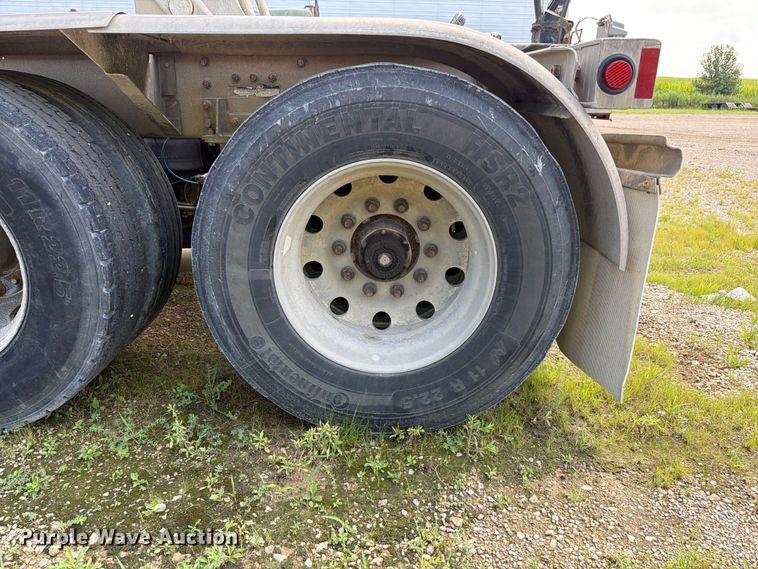 image for item FK4124 2003 Heil Pneumatic bulk trailer pneumatic dry bulk trailer