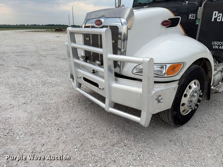 image for item FK4126 2010 Peterbilt 337 utility / service truck