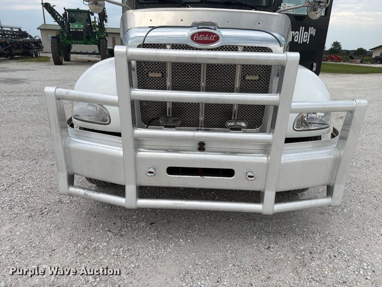 image for item FK4126 2010 Peterbilt 337 utility / service truck