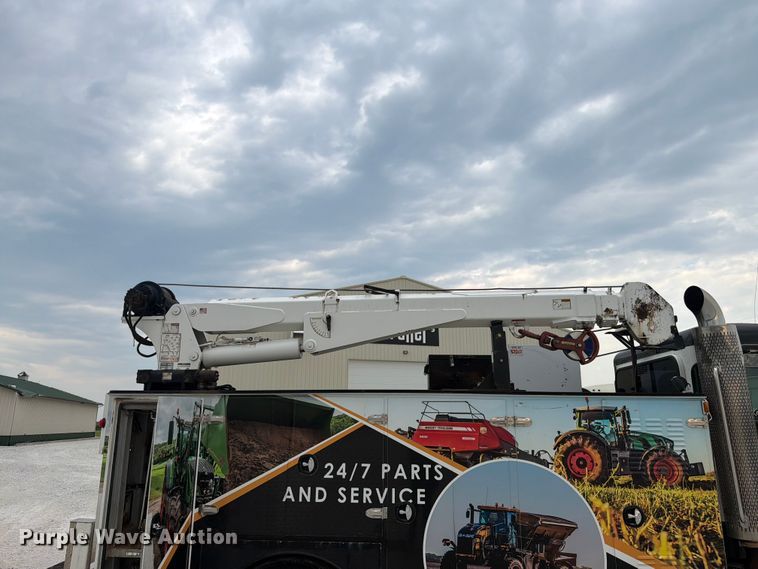 image for item FK4126 2010 Peterbilt 337 utility / service truck