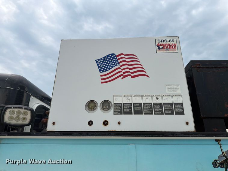 image for item FK4126 2010 Peterbilt 337 utility / service truck